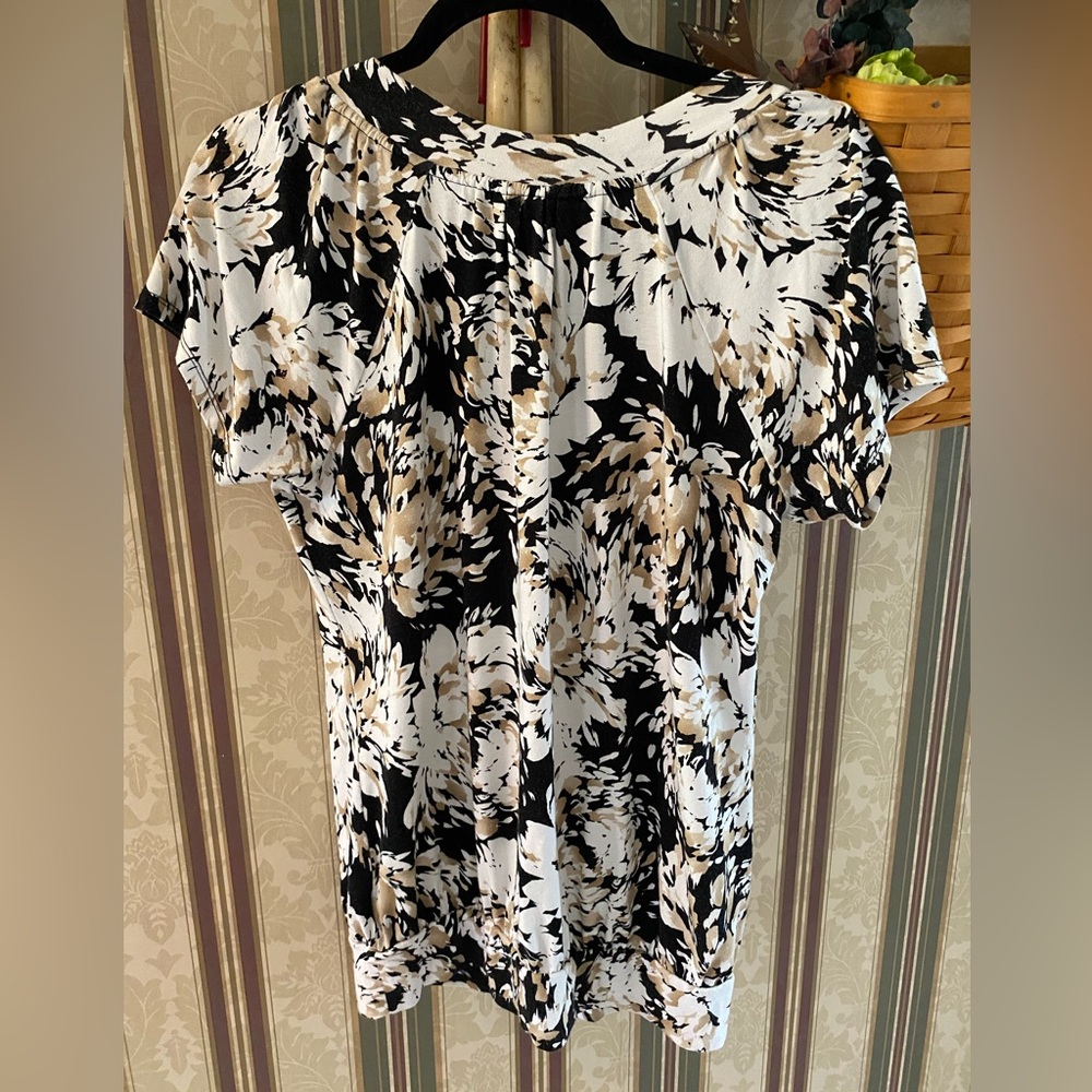 JM Collection Black, Tan and White Patterned Top size small like new versatile - Picture 3 of 9